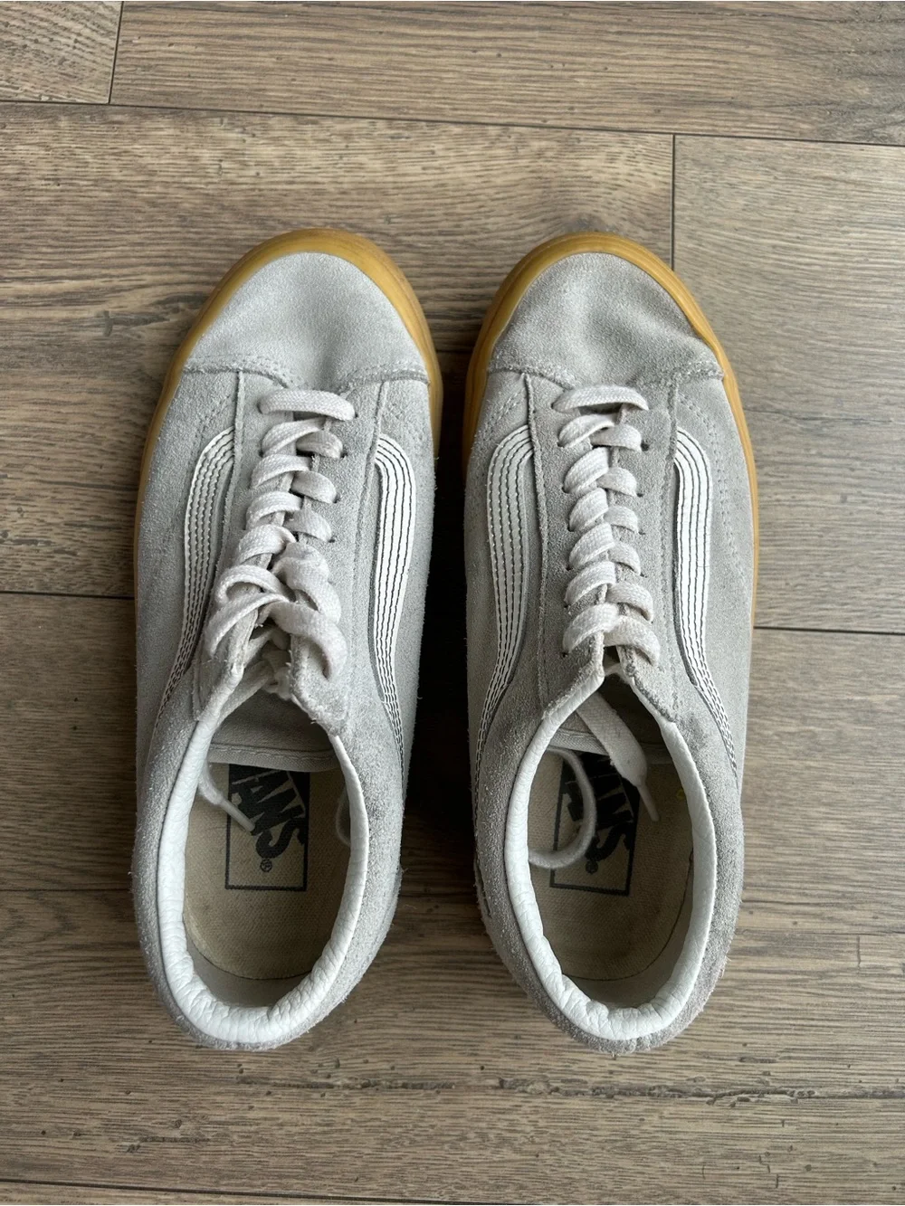 🛹 VANS Low Top Suede Sneakers in Light Gray with Gum Sole
